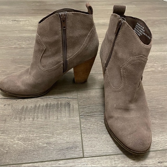 Steve Madden Ponncho Womens Ankle Boots Fringe Western Taupe Suede Sz 7M - Picture 2 of 8